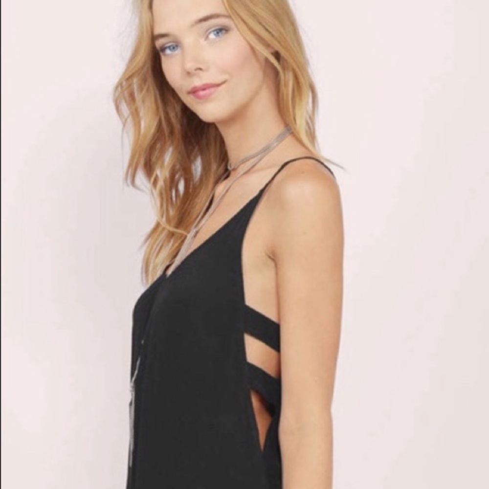 Tobi Side Cut Out Tank